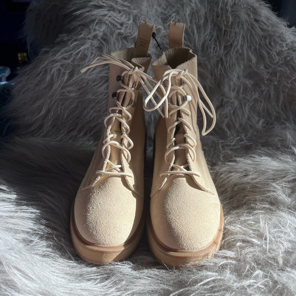 Sorel Hi-Line Heel Lace Boots - Size 8.5 - NWT - Picture 4 of 6